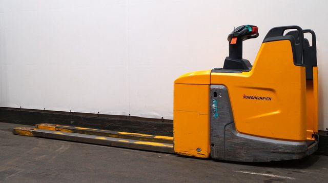 Pallet truck Jungheinrich ERE225