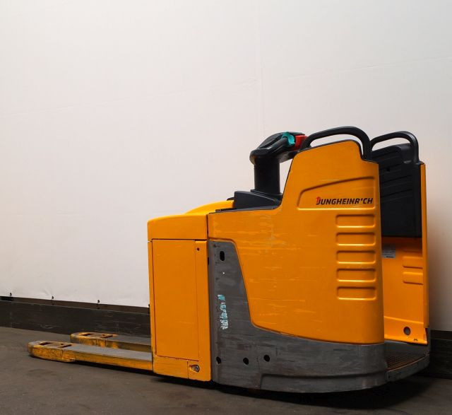 Pallet truck Jungheinrich ERE225