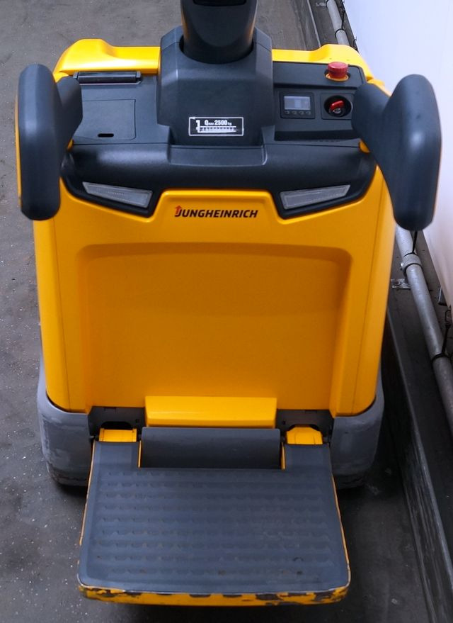 Pallet truck Jungheinrich ERE225