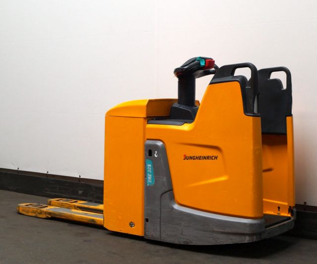 Pallet truck Jungheinrich ERE225