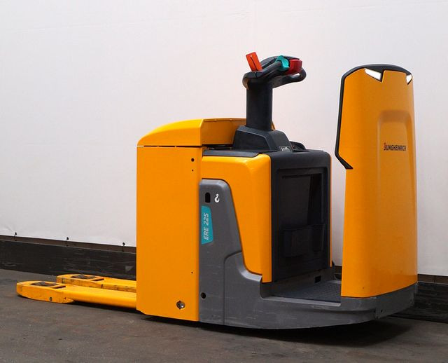 Pallet truck Jungheinrich ERE225