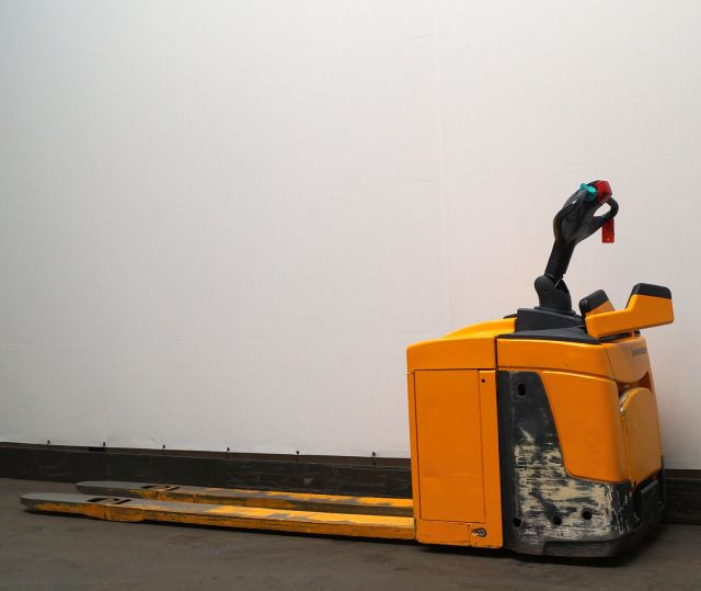 Pallet truck Jungheinrich ERE225