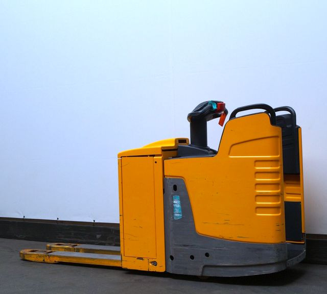 Pallet truck Jungheinrich ERE225
