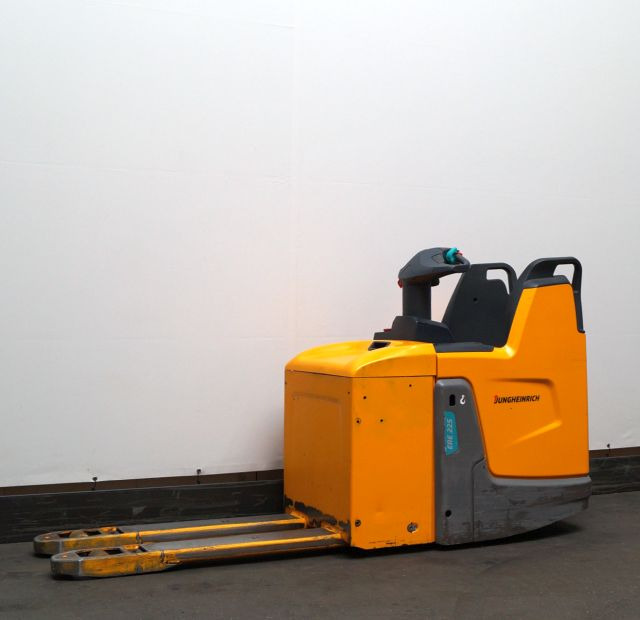 Pallet truck Jungheinrich ERE225