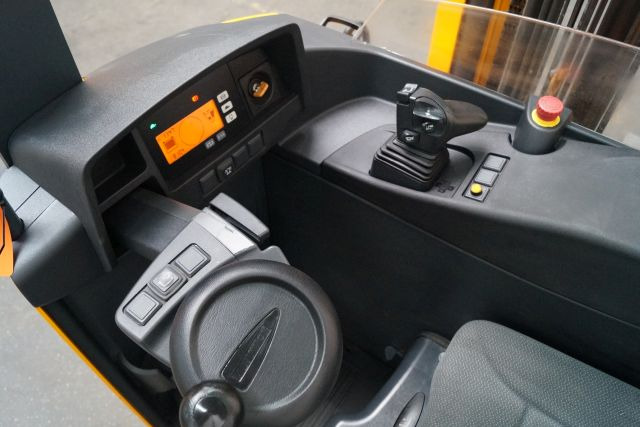 Reach truck Jungheinrich ETV214