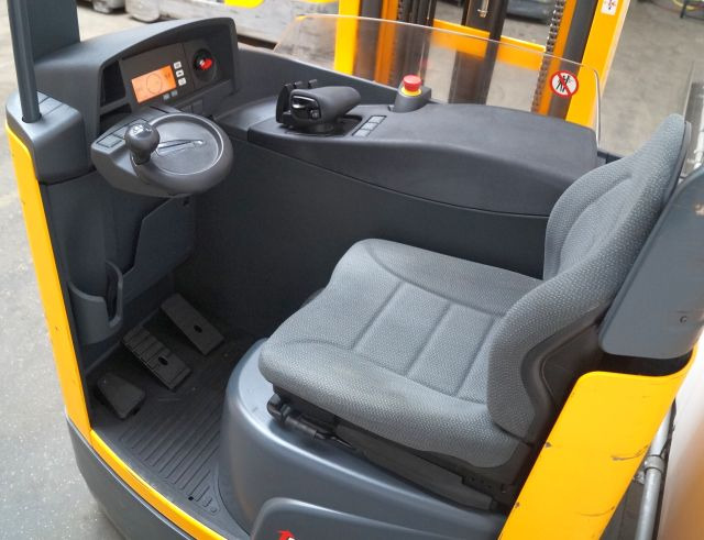 Reach truck Jungheinrich ETV214