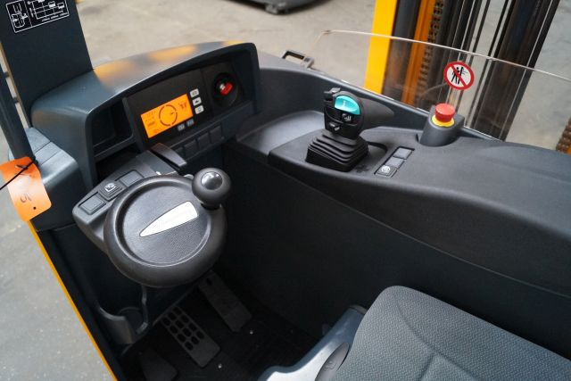 Reach truck Jungheinrich ETV214