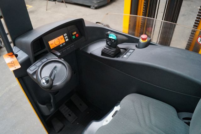 Reach truck Jungheinrich ETV216