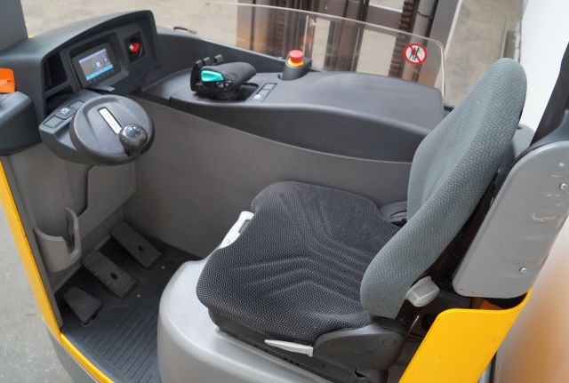 Reach truck Jungheinrich ETV216