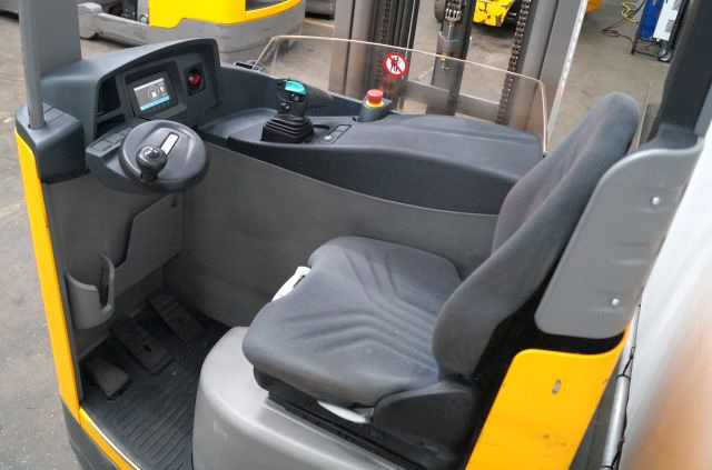 Reach truck Jungheinrich ETV216