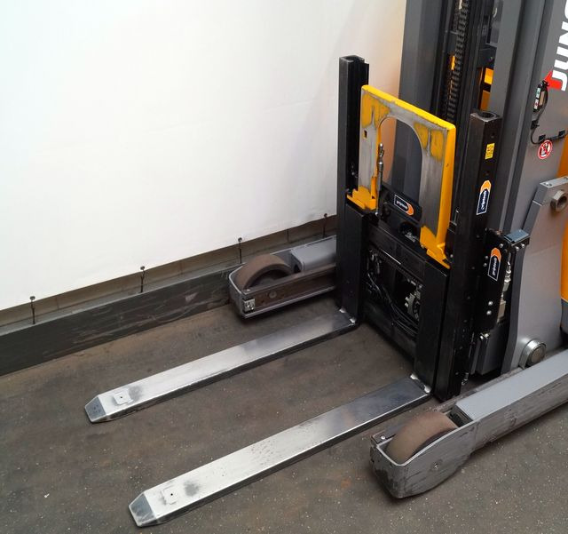 Reach truck Jungheinrich ETV216