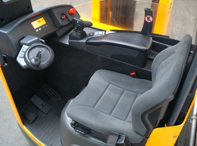 Reach truck Jungheinrich ETV320