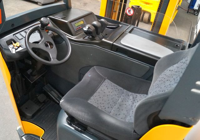 Reach truck Jungheinrich ETV Cac16