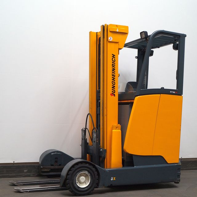 Reach truck Jungheinrich ETV Cac16