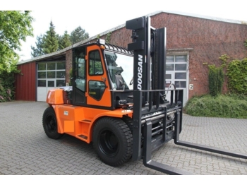 Doosan D 90 - Rough terrain forklift