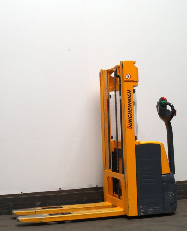 Stacker Jungheinrich EJC110