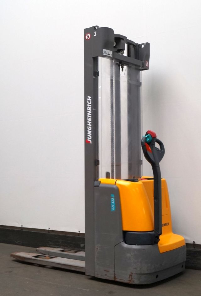 Stacker Jungheinrich EJC112