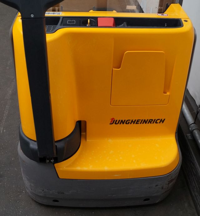 Stacker Jungheinrich EJC112