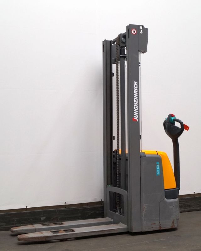 Stacker Jungheinrich EJC112