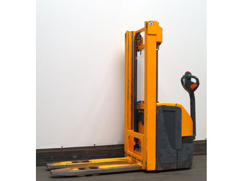 Stacker  Jungheinrich EJC214