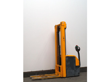 Stacker  Jungheinrich  EJC214