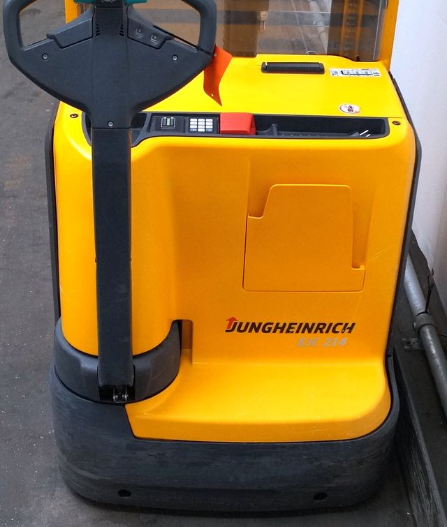 Stacker Jungheinrich EJC214