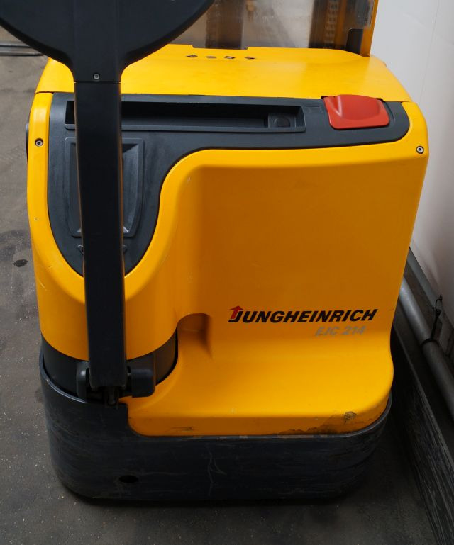 Stacker Jungheinrich  EJC214