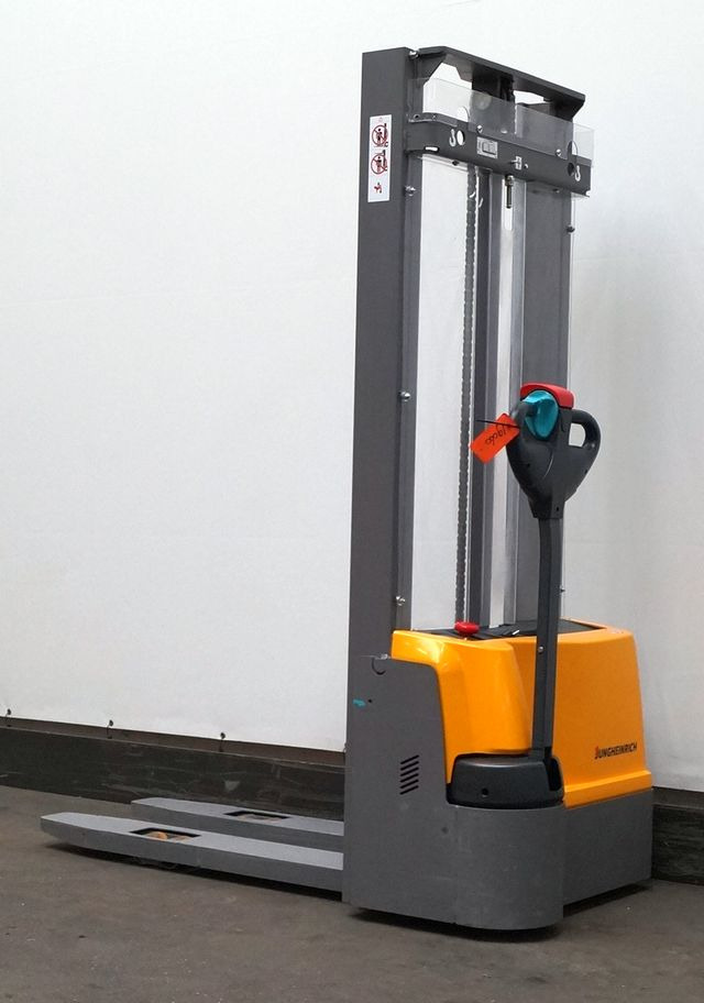 Stacker Jungheinrich EJC M10
