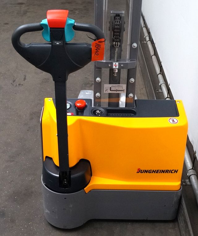 Stacker Jungheinrich EJC M10