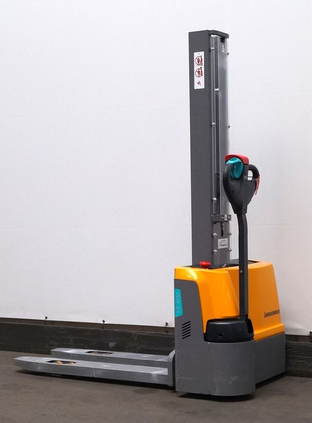 Stacker Jungheinrich EJC M10