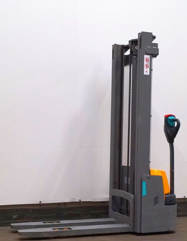 Stacker Jungheinrich EJC M10
