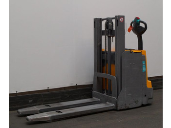 Stacker  Jungheinrich EJD118