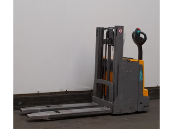 Stacker  Jungheinrich EJD118