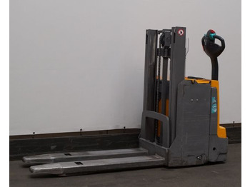 Stacker  Jungheinrich EJD118