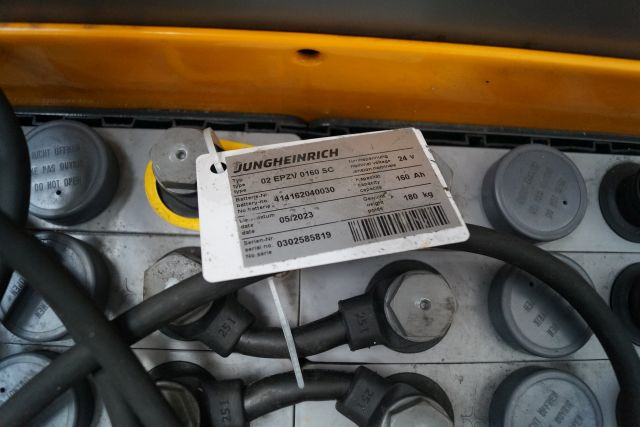 Stacker Jungheinrich EJD118