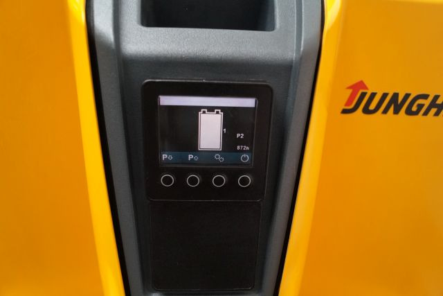 Stacker Jungheinrich EJD118