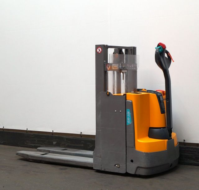Stacker Jungheinrich EJD118