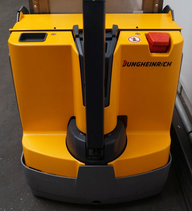 Stacker Jungheinrich EJD118