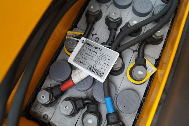 Stacker Jungheinrich EJD118