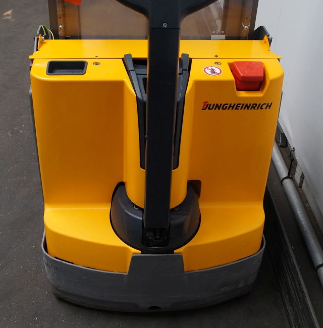 Stacker Jungheinrich EJD118