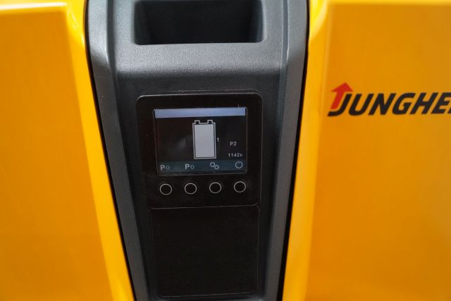 Stacker Jungheinrich EJD118