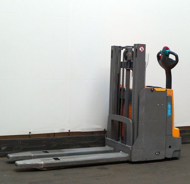 Stacker Jungheinrich EJD118