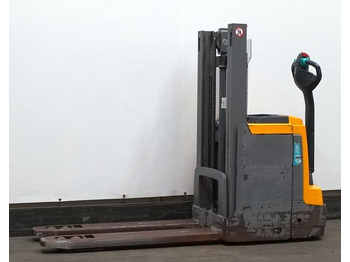 Stacker  Jungheinrich EJD220
