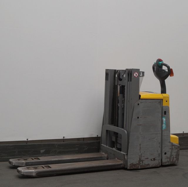 Stacker Jungheinrich EJD222