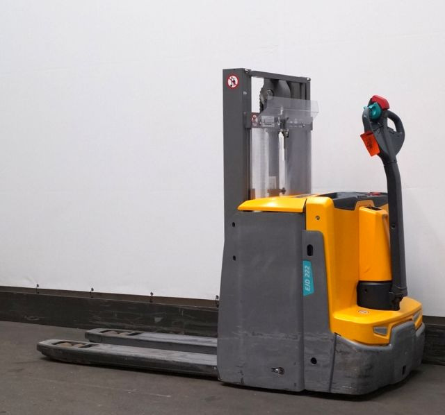 Stacker Jungheinrich EJD222