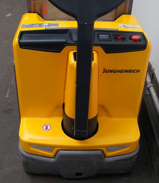 Stacker Jungheinrich EJD222