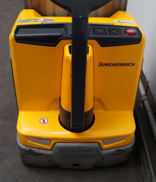 Stacker Jungheinrich EJD222