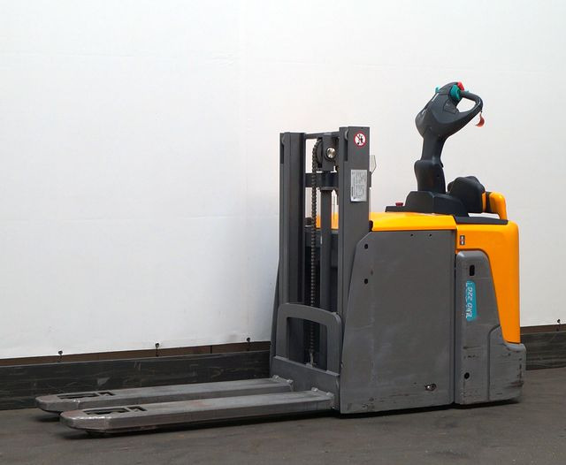 Stacker Jungheinrich ERD220