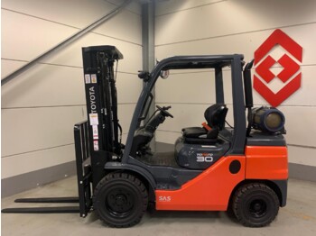 Diesel forklift TOYOTA 02-8FGF30: picture 2