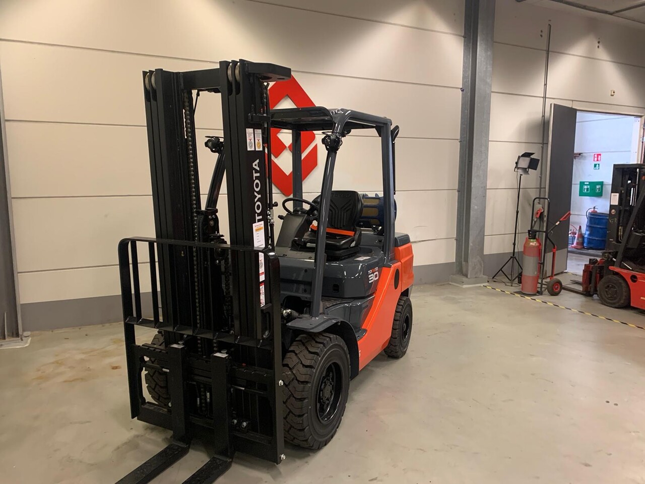 Diesel forklift TOYOTA 02-8FGF30: picture 4